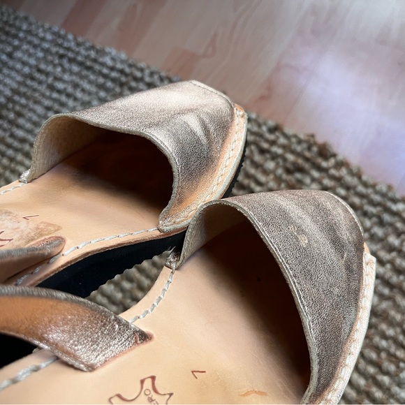 Pons Wedge Metallic Rose Gold Sandals - Picture 3 of 4